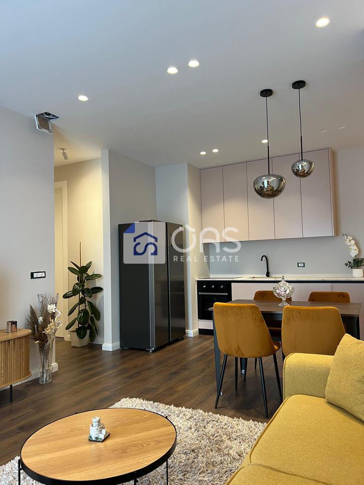 For Rent Apartment 2+1+2+Balcony Near Komuna e Parisit
