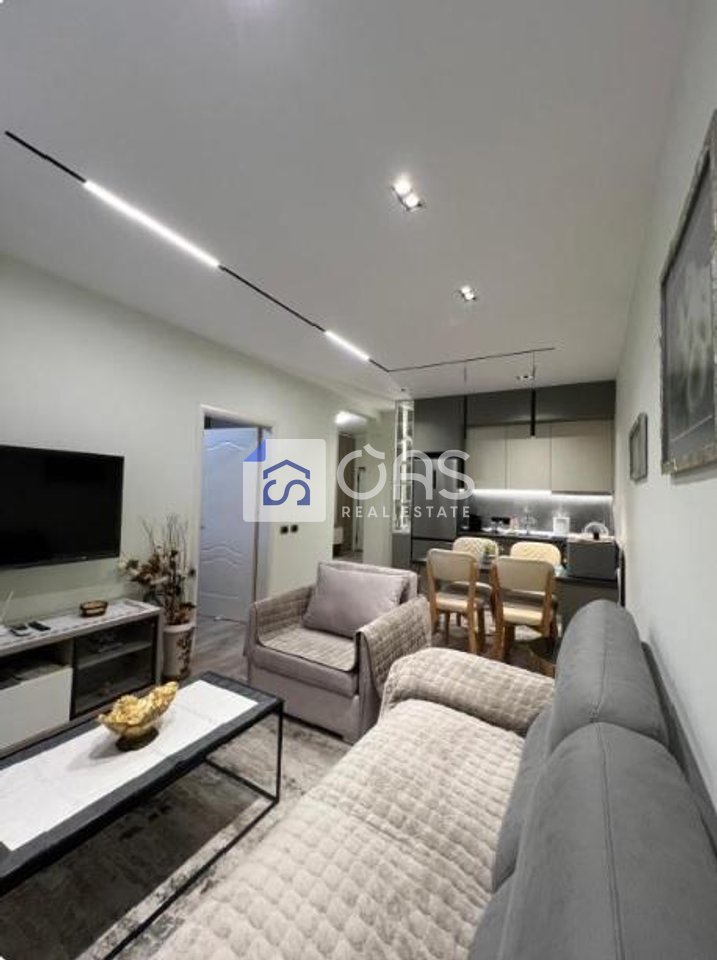 Apartament 1+1 Me Qira në Qendër të Tiranës - 970€ | 98 m²