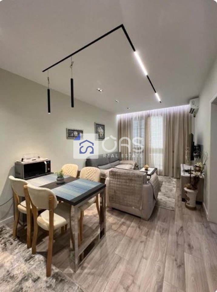 Apartament 1+1 Me Qira në Qendër të Tiranës - 970€ | 98 m²