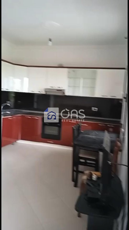 Casa 2+1 in affitto a Laprakë, Tirana - €400 | 100 m²