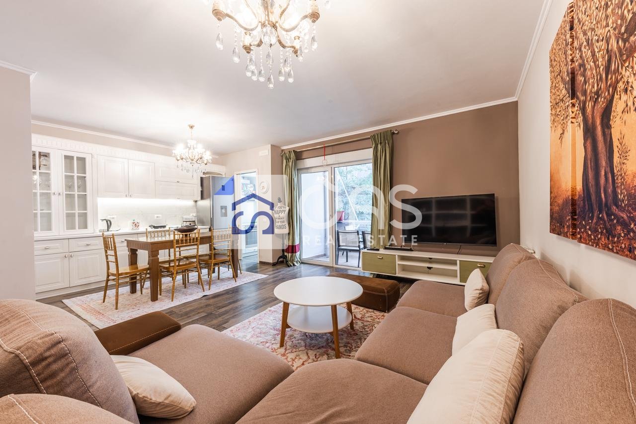 Jepet me Qera Apartament 2+1+2+3Ballkone Tek Liqeni i Thate
