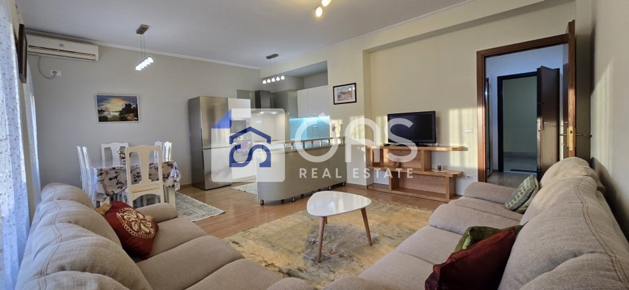 Jepet apartament me qera 2+1+2 tek Sheshi Avni Rustemi te Pazari i Ri.