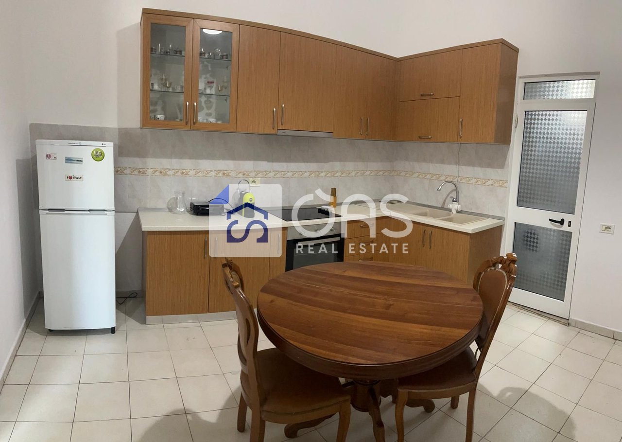 Apartament 1+1 Me Qira në Rruga e Dibrës, Tiranë - 500€ | 92 m²