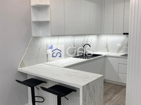 Shitet apartament 2+1  ne Vlore  Skel ( lagjen 10 Korriku) 230.000 euro