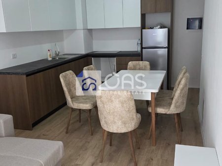 Jepet me qera apartament 2+1+Parkim tek Univers City
