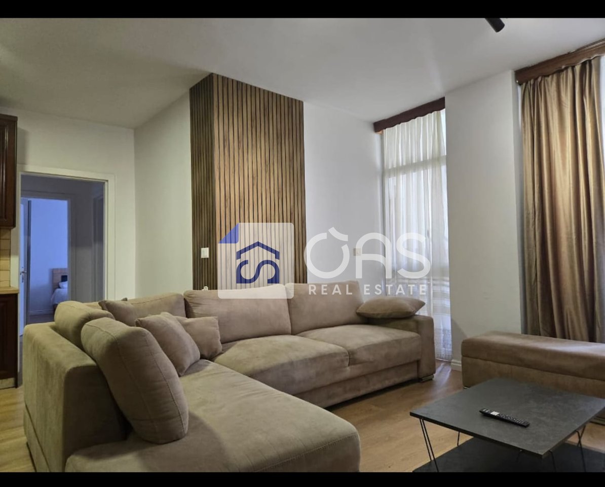 Apartament 2+1 Me Qira në Komunën e Parisit, Tiranë - 850€ | 115 m²