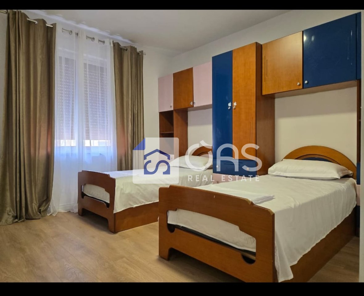 Apartament 2+1 Me Qira në Komunën e Parisit, Tiranë - 850€ | 115 m²