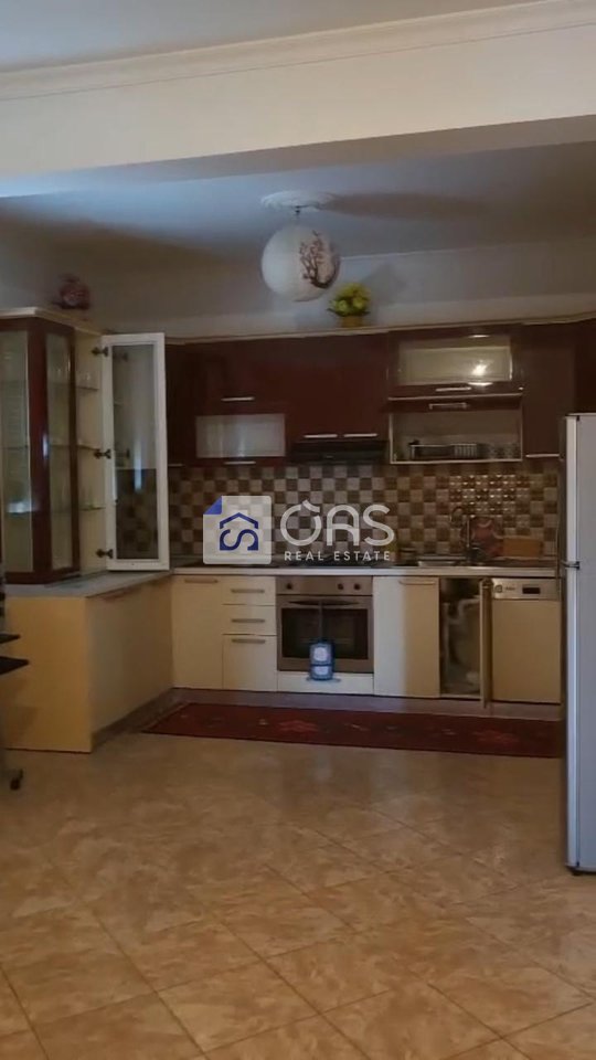 Casa 2+1 in Affitto a American Villas, Tirana - 700€ | 150 m²