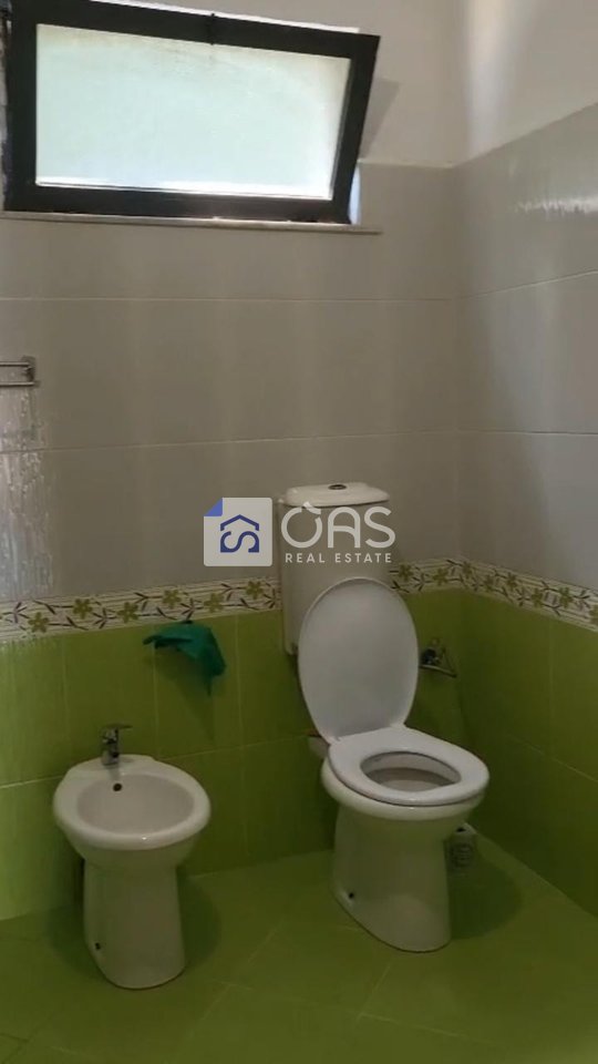 Casa 2+1 in Affitto a American Villas, Tirana - 700€ | 150 m²