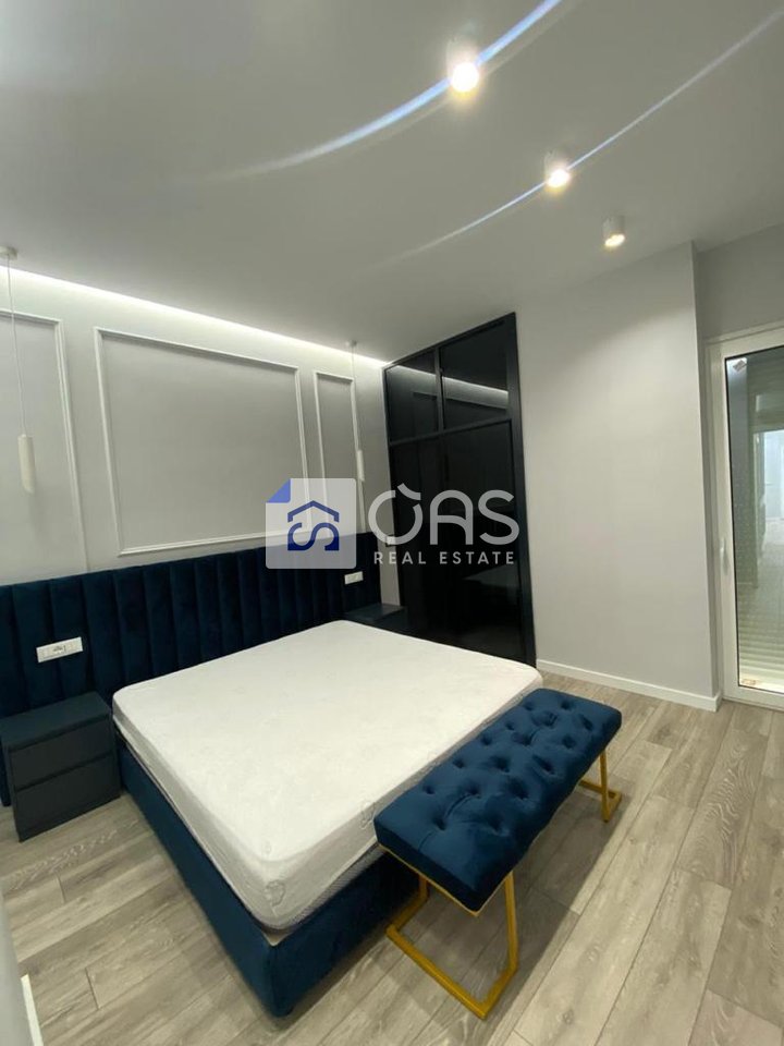 Shitet apartament 2+1  ne Vlore  Skel ( lagjen 10 Korriku) 230.000 euro