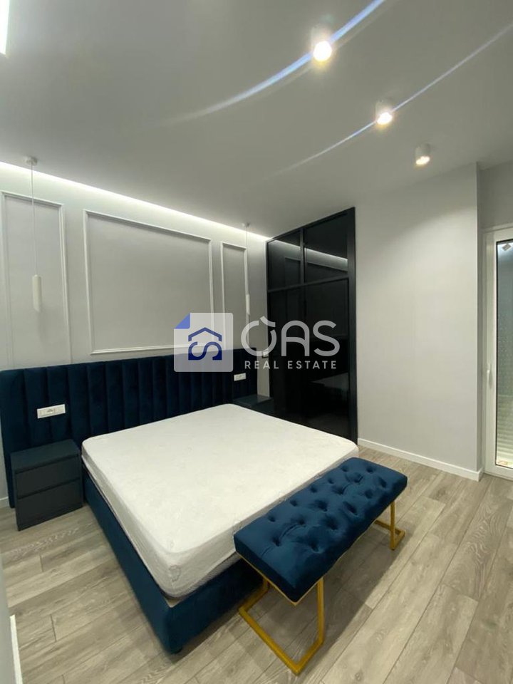 Shitet apartament 2+1  ne Vlore  Skel ( lagjen 10 Korriku) 230.000 euro