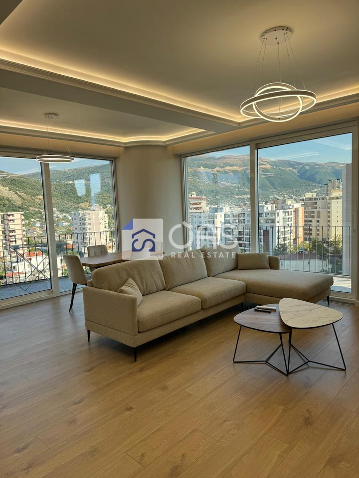 Shitet apartament 2+1  ne Vlore Vlore Skel ( lagjen 10 Korriku) Cmimi :300.000 euro