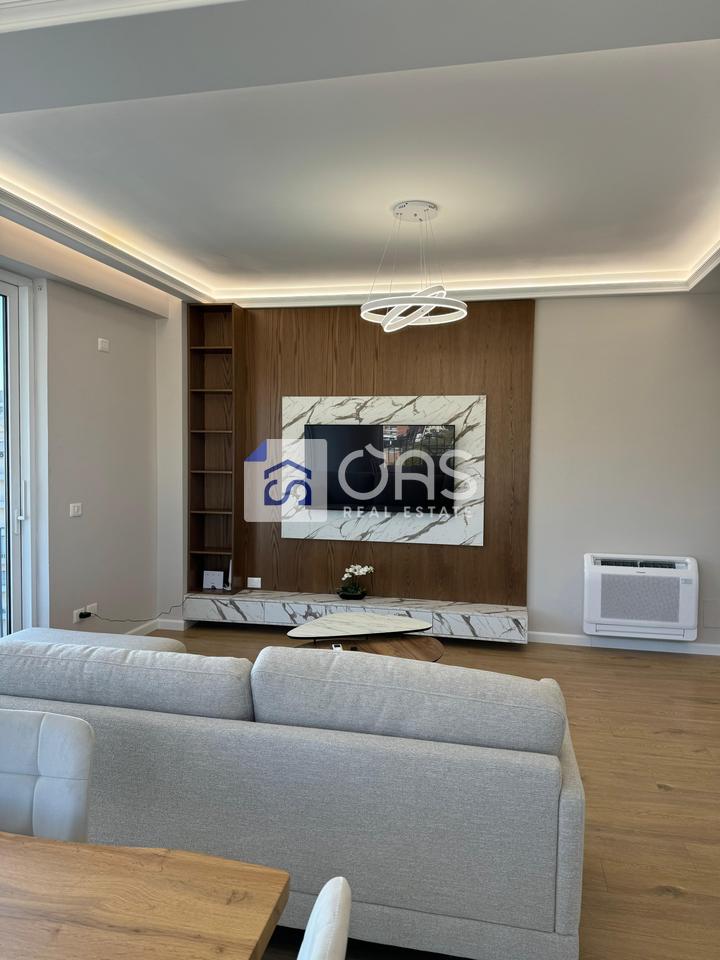 Shitet apartament 2+1  ne Vlore Vlore Skel ( lagjen 10 Korriku) Cmimi :300.000 euro