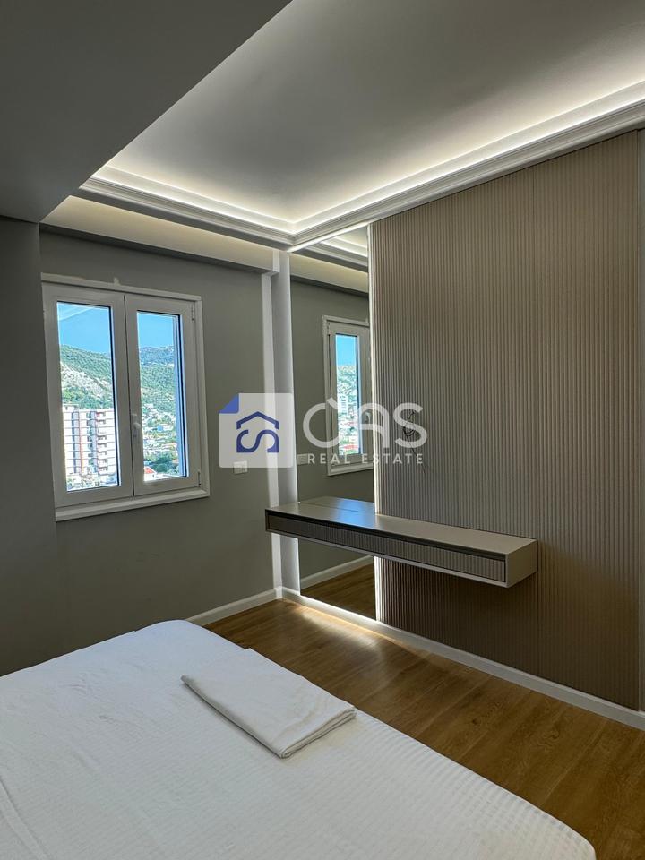 Shitet apartament 2+1  ne Vlore Vlore Skel ( lagjen 10 Korriku) Cmimi :300.000 euro