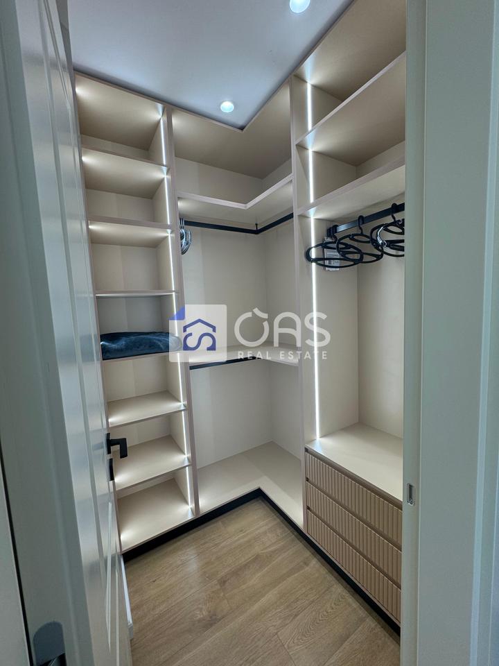 Shitet apartament 2+1  ne Vlore Vlore Skel ( lagjen 10 Korriku) Cmimi :300.000 euro
