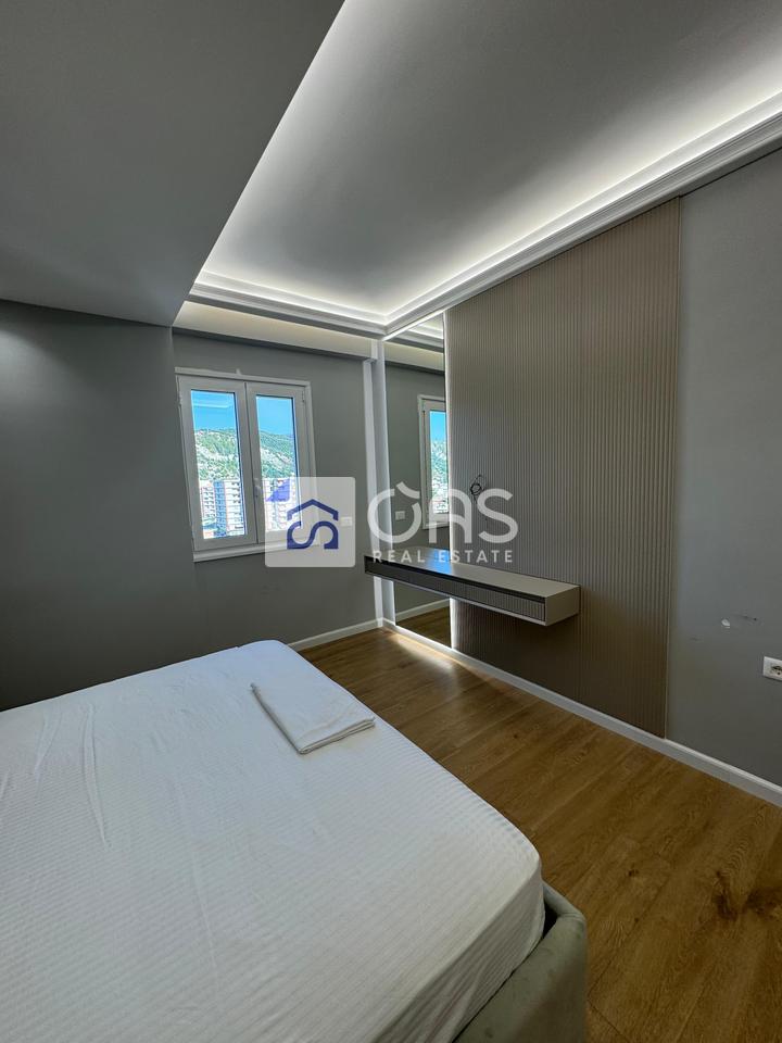 Shitet apartament 2+1  ne Vlore Vlore Skel ( lagjen 10 Korriku) Cmimi :300.000 euro