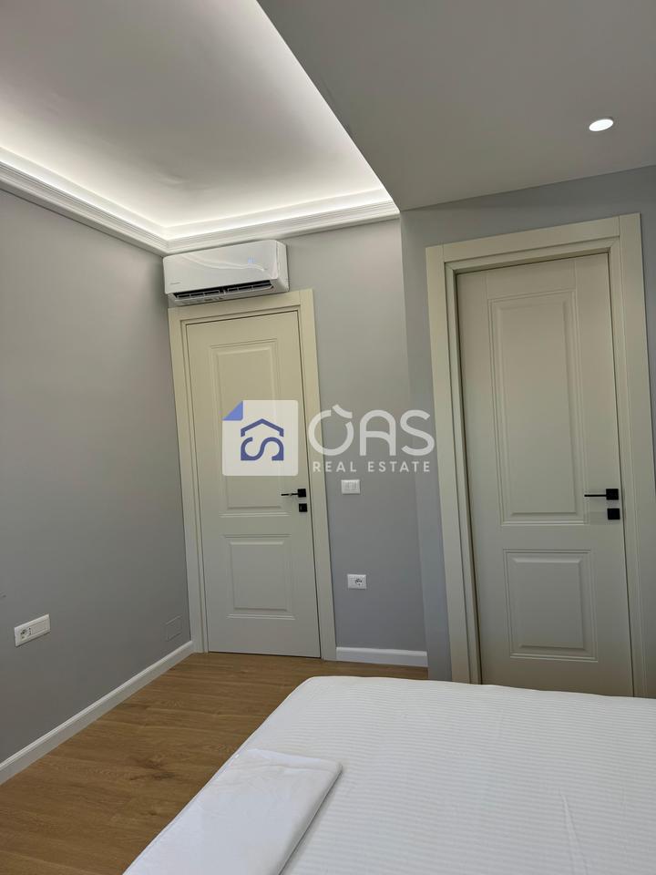 Shitet apartament 2+1  ne Vlore Vlore Skel ( lagjen 10 Korriku) Cmimi :300.000 euro