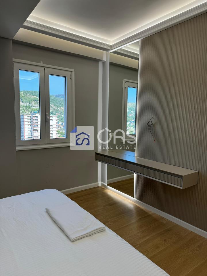 Shitet apartament 2+1  ne Vlore Vlore Skel ( lagjen 10 Korriku) Cmimi :300.000 euro