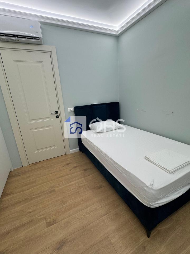 Shitet apartament 2+1  ne Vlore Vlore Skel ( lagjen 10 Korriku) Cmimi :300.000 euro
