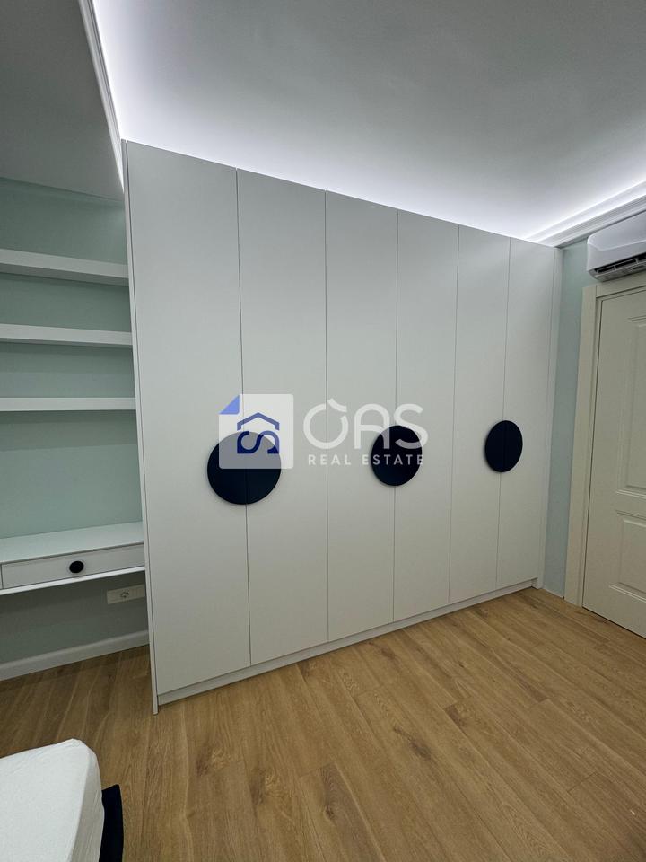 Shitet apartament 2+1  ne Vlore Vlore Skel ( lagjen 10 Korriku) Cmimi :300.000 euro