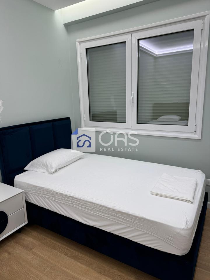 Shitet apartament 2+1  ne Vlore Vlore Skel ( lagjen 10 Korriku) Cmimi :300.000 euro