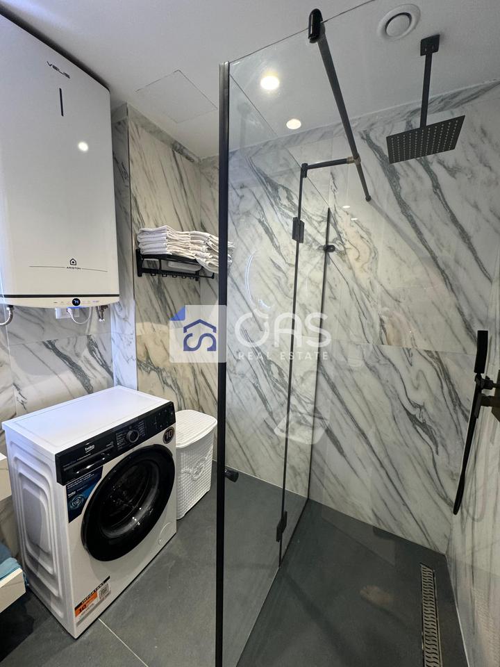 Shitet apartament 2+1  ne Vlore Vlore Skel ( lagjen 10 Korriku) Cmimi :300.000 euro