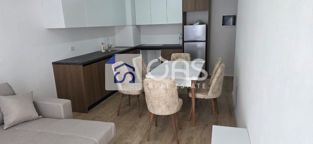 Jepet me qera apartament 2+1+Parkim tek Univers City