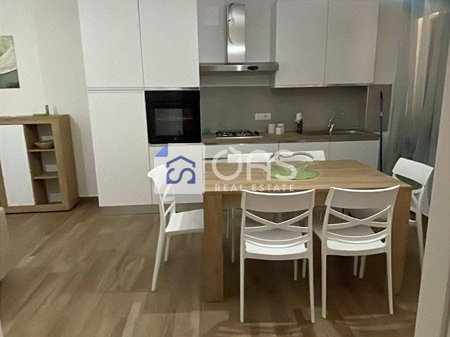 Jepet me qera apartment 2+1 tek Rruga Kosovareve