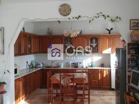 Shtëpi 1+1 Me Qira në Ish Fusha e Aviacionit, Tiranë - 400€ | 130 m²