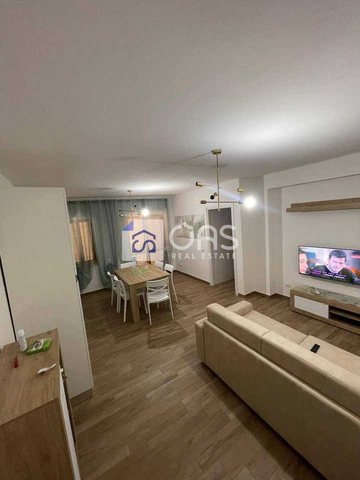 Jepet me qera apartment 2+1 tek Rruga Kosovareve