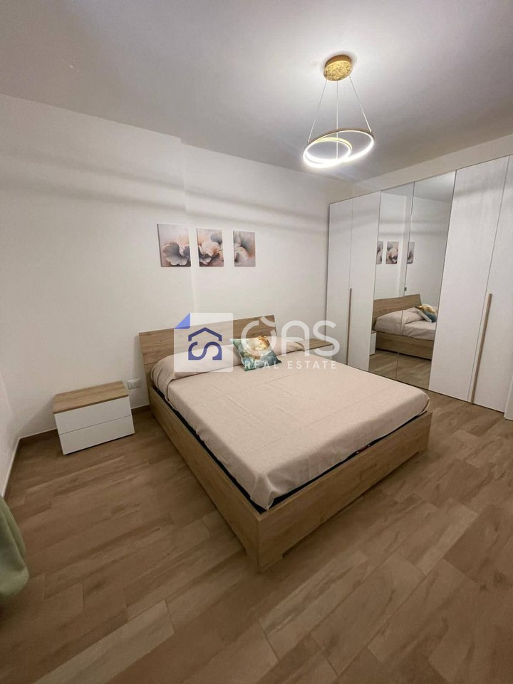 Jepet me qera apartment 2+1 tek Rruga Kosovareve