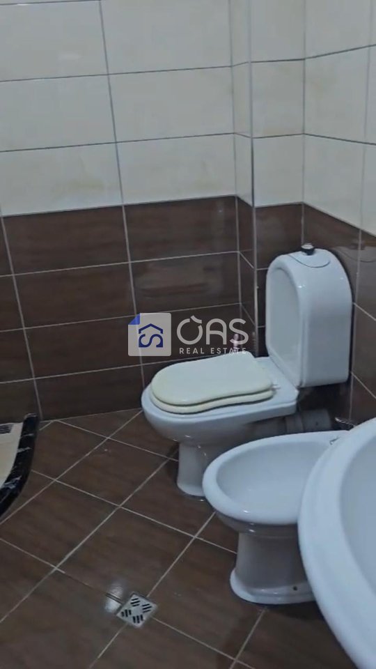 Shtëpi 1+1 Me Qira në Qyteti Studenti, Tiranë - 300€ | 60 m²
