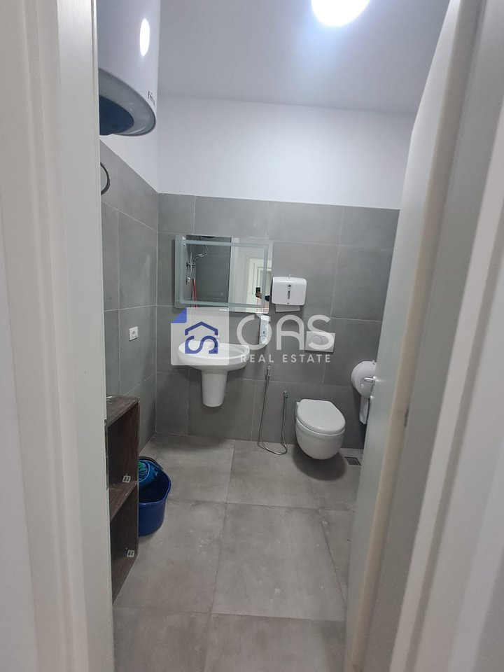 Apartament  me qera 2+1+2 Tek Rruga e Barrikadave