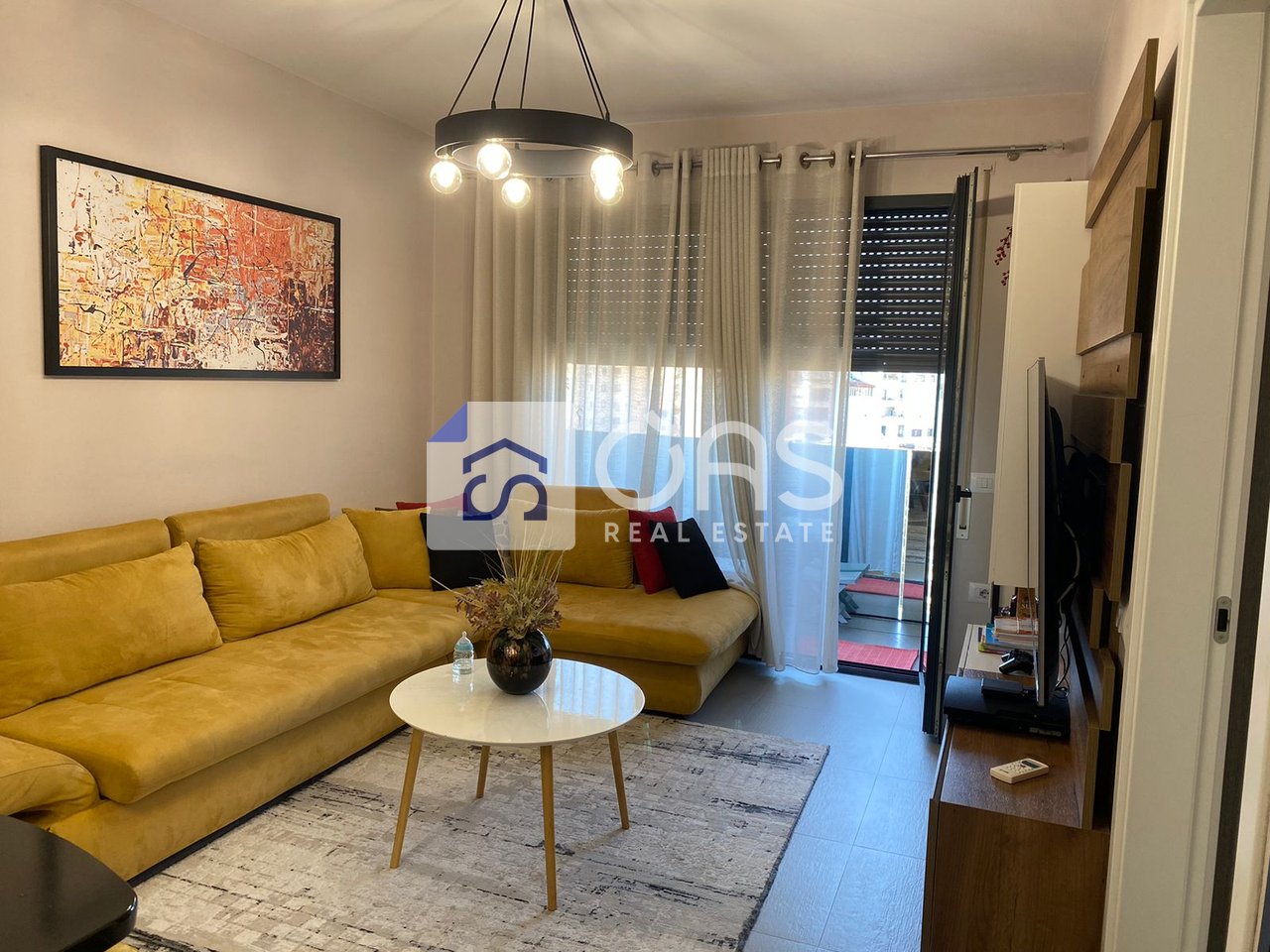 Jepet me qera apartament 1+1 tek Stadiumi Dinamo.