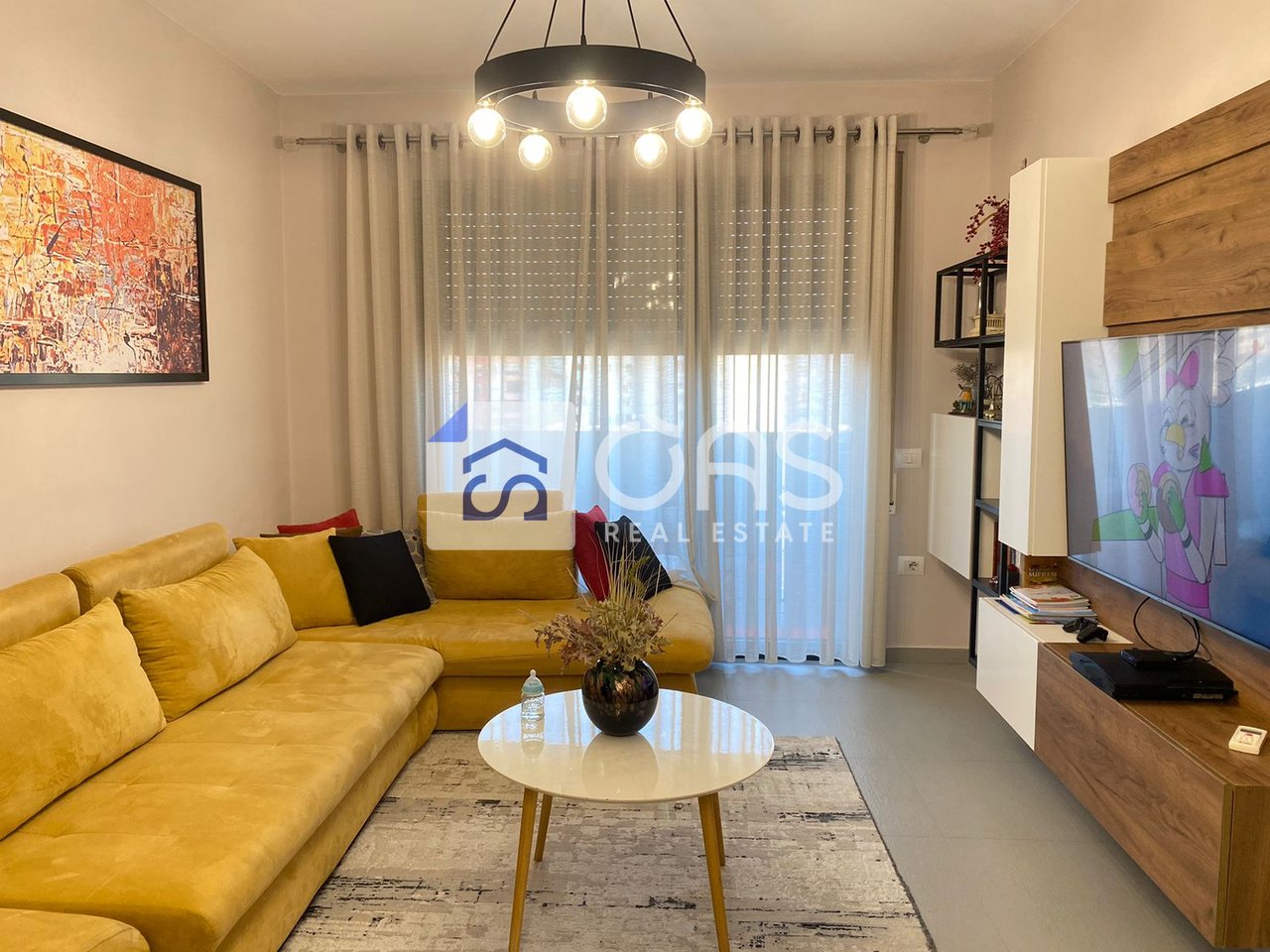 Jepet me qera apartament 1+1 tek Stadiumi Dinamo.