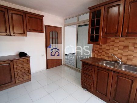 Apartament me qera 3+1 Tek Rruga e Kavajes