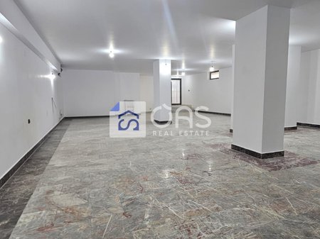 Jepet me qera ambient (open space) per Biznes te Ish Blloku, Tiranë - 3700€ | 200 m²