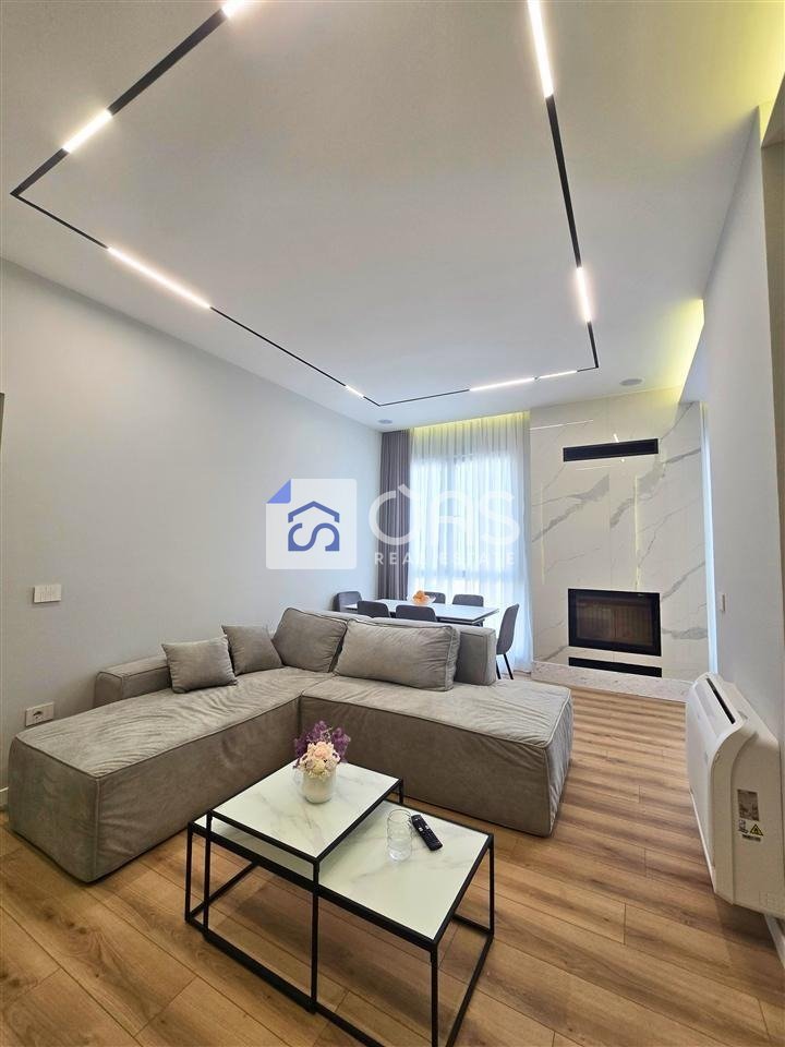 Appartamento 1+1+ Parcheggio in Affitto a Dry Lake, Tirana - 1400€ | 77 m²