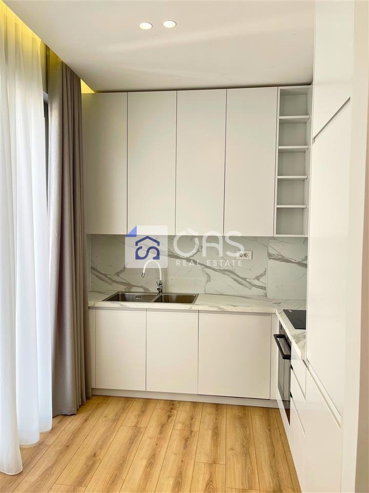 Appartamento 1+1+ Parcheggio in Affitto a Dry Lake, Tirana - 1400€ | 77 m²