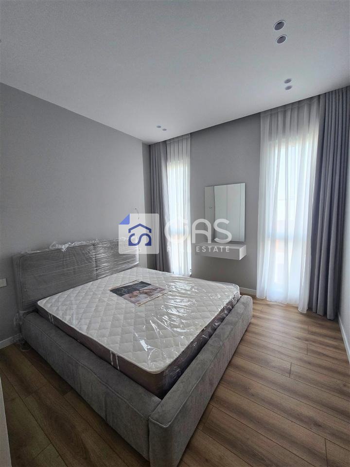 Appartamento 1+1+ Parcheggio in Affitto a Dry Lake, Tirana - 1400€ | 77 m²