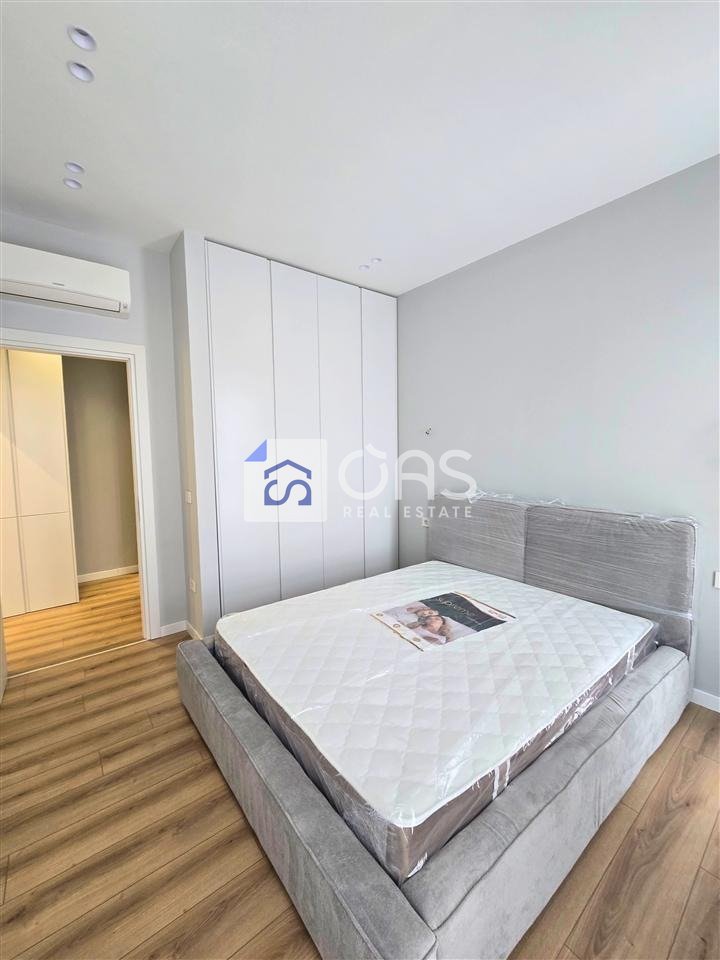 Appartamento 1+1+ Parcheggio in Affitto a Dry Lake, Tirana - 1400€ | 77 m²