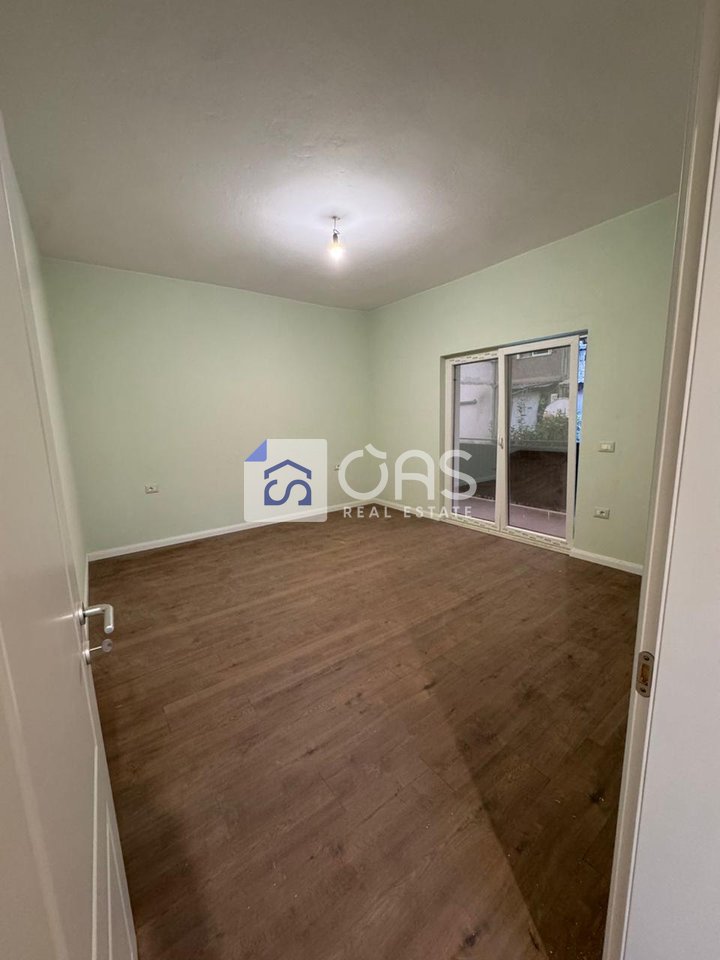 Villa 4+2 For Rent in Kombinat, Tirana - 1200 Euro (Net) | 214 m²
