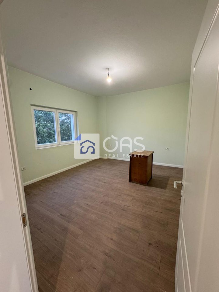 Villa 4+2 For Rent in Kombinat, Tirana - 1200 Euro (Net) | 214 m²