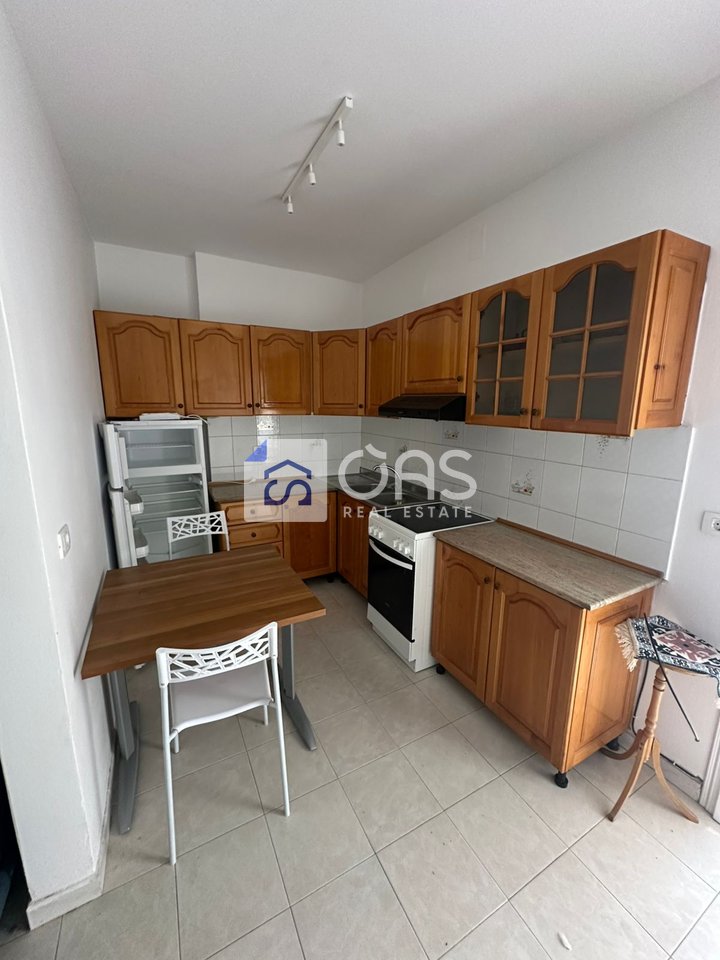 Apartament 2+1+1 Me Qira në Qendër të Tiranës - 700€ | 107 m²