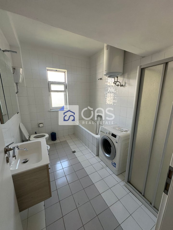 Apartament 2+1+1 Me Qira në Qendër të Tiranës - 700€ | 107 m²