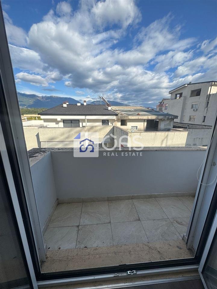 Apartament me qera 2+1 Tek Liqeni i Thate