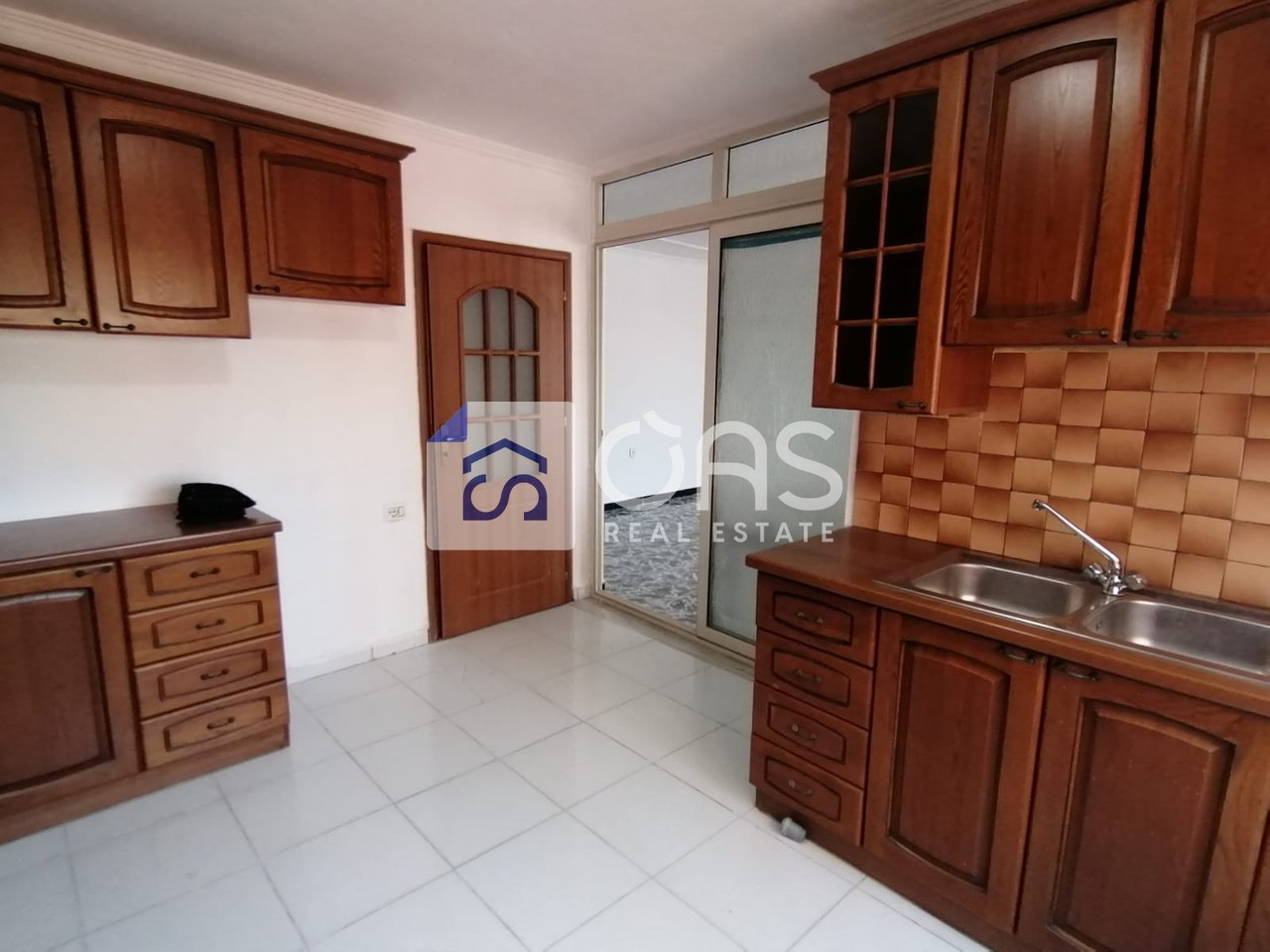 Appartamento 3+1 in affitto vicino a Via Kavaja