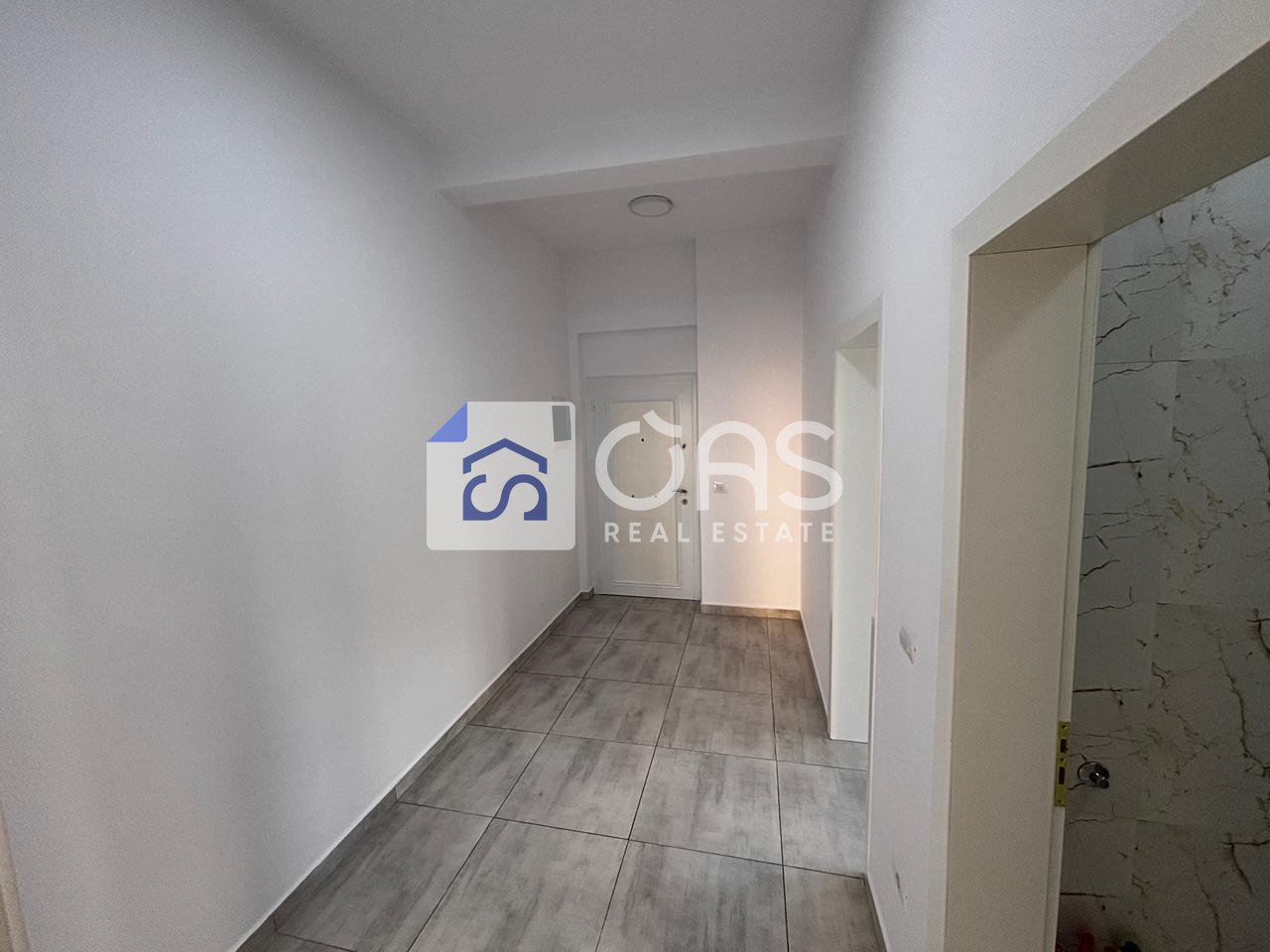 Jepet me qera Apartament Per Biznes tek Rruga e Dibrës, Tiranë - 500€ | 75 m²