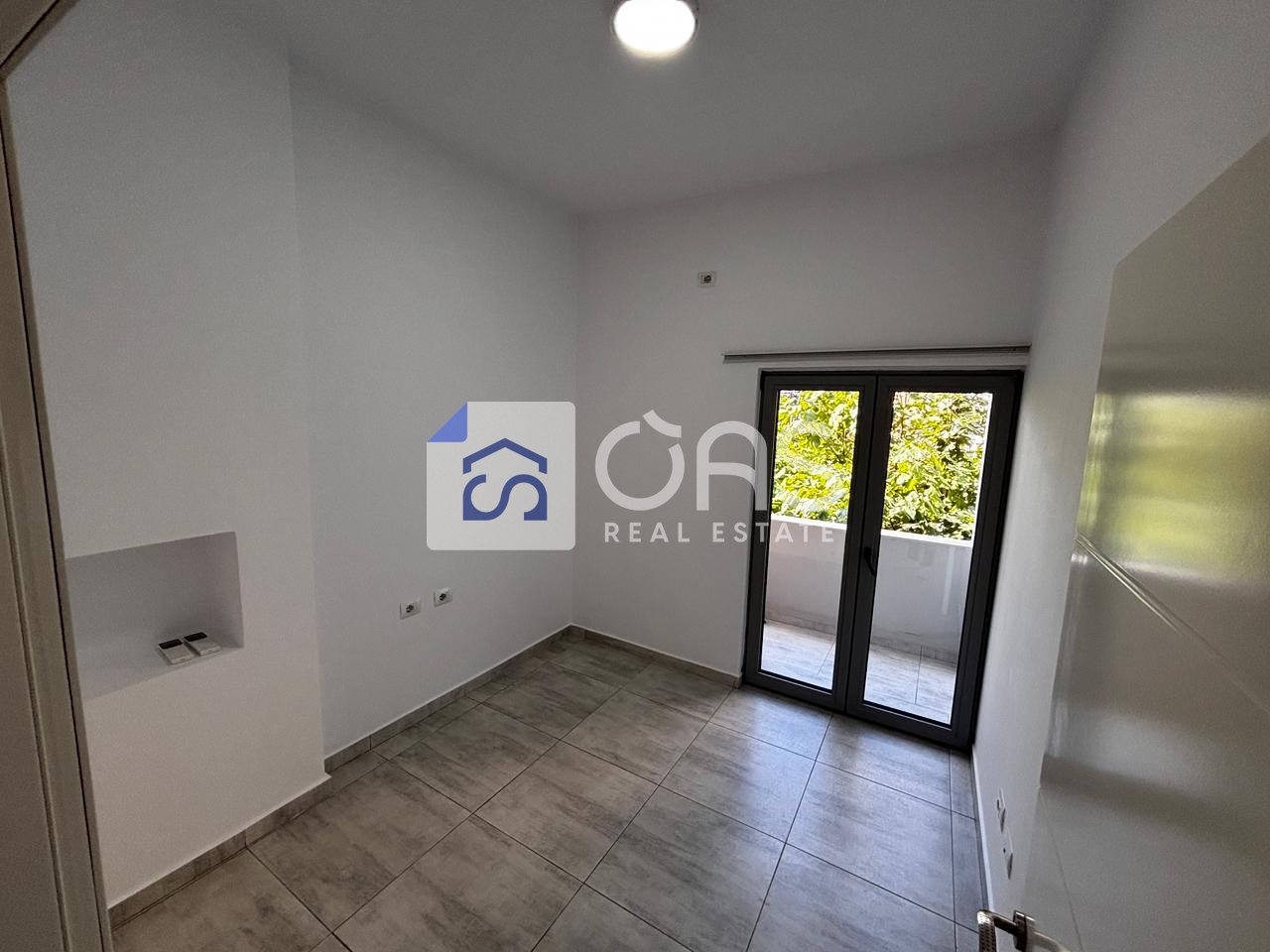 Jepet me qera Apartament Per Biznes tek Rruga e Dibrës, Tiranë - 500€ | 75 m²