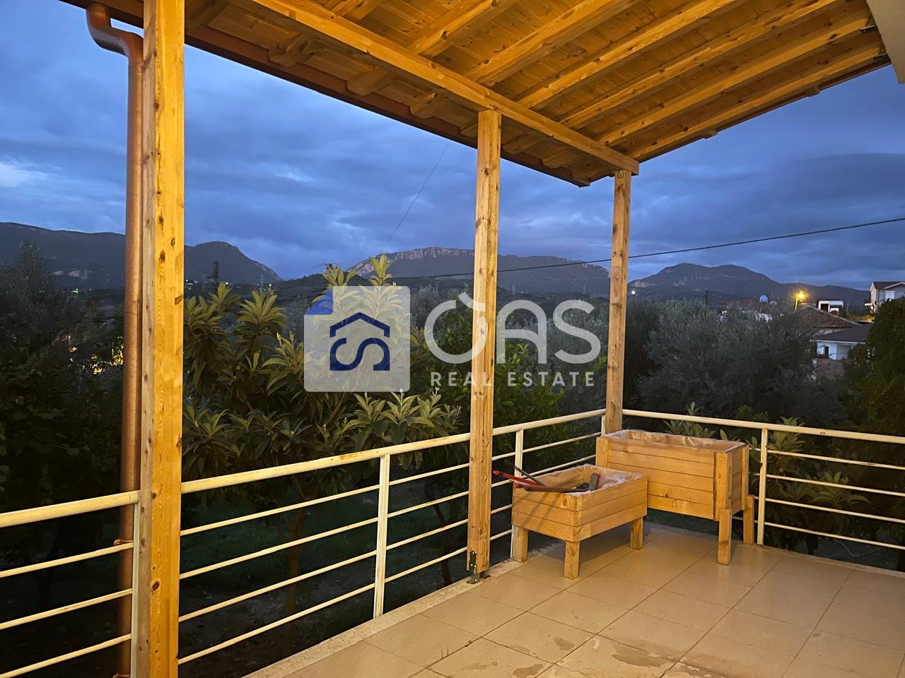 Shtëpi 2+1 Me Qira në Bërzhitë, Tiranë - 400€ | 300 m²